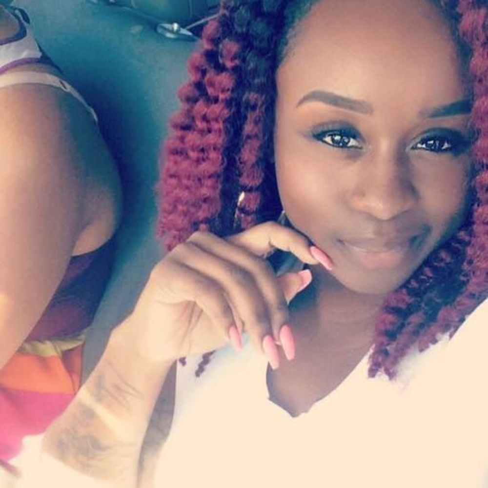 Meet your Posher, Malika